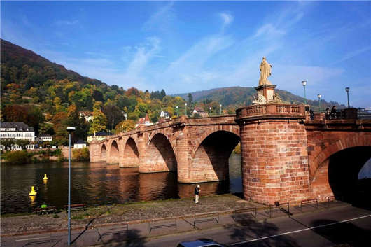 德國交通方式為德國每年帶來近1500億美元的負(fù)擔(dān)