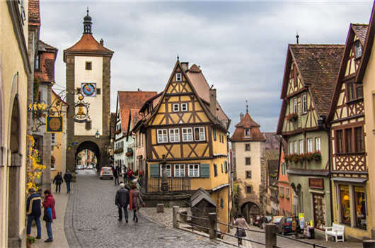 東西部的房產(chǎn)市場(chǎng)發(fā)展差異