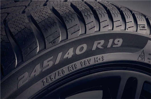 德國(guó)律法之冬季冰雪時(shí)期的冬季輪胎的要求