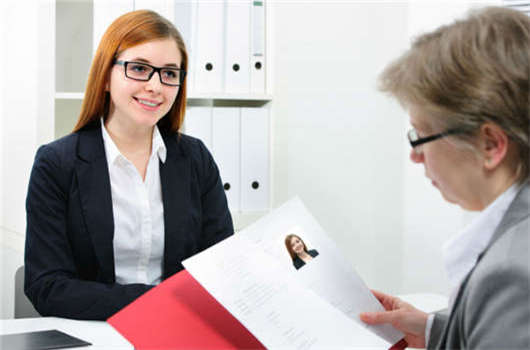 永居與入籍的選擇那個更適合您？